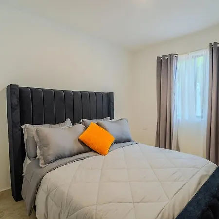 Сasa de vacaciones 5 Bedroom - Close To Walled
